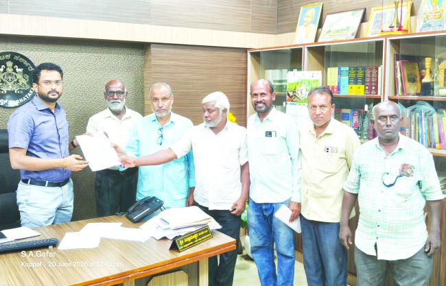  ಪ್ಲಾಸ್ಟಿಕ್ಸನಿಷೇಧಿಸಿದ ಸರ್ಕಾರಿ ಆದೇಶವನ್ನು ಕಟ್ಟುನಿಟ್ಟಾಗಿ ಜಾರಿಗೊಳಿಸಲು ಆಗ್ರಹಿಸಿ 