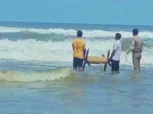 ಗಣಪತಿಪುಲೆ ಸಮುದ್ರ ದುರಂತ: 5 ಪ್ರವಾಸಿಗರು ನಾಪತ್ತೆ, 3 ಜನ ರಕ್ಷಣೆ 