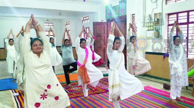 ಸವದತ್ತಿಯಲ್ಲಿ ಸಂಭ್ರಮದ ಯೋಗ ದಿನಾಚರಣೆ  
