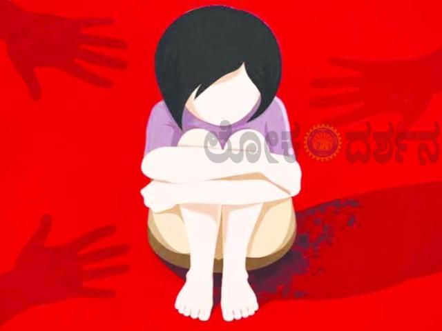 ಹರಿಯಾಣ: ಪಂಚಕುಲದಲ್ಲಿ 13 ವರ್ಷದ ಸೊಸೆಯ ಮೇಲೆ ಅತ್ಯಾಚಾರ ಎಸಗಿದ ಆರೋಪದ ಮೇಲೆ ಪೊಲೀಸರು 24 ಗಂಟೆಗಳಲ್ಲಿ ಮಾವನನ್ನು ಬಂಧಿಸಿದ್ದಾರೆ.