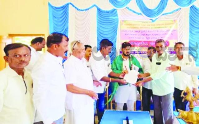 ಗ್ರಂಥಾಲಯ ಸದ್ಭಳಕೆ ಮಾಡಿ ಎಲ್ ಕೃಷ್ಣನಾಯಕ  