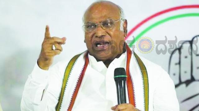 ಖರ್ಗೆಯ ‘ರಾಮ್ ನಾಮ್ ಜಪ್ನಾ, ಪರಾಯಾ ಮಾಲ್ ಅಪ್ನಾ’ ಹೇಳಿಕೆ ಬೆಂಗಳೂರಿನಲ್ಲಿ ರಾಜಕೀಯ ವಿವಾದಕ್ಕೆ ಕಾರಣ