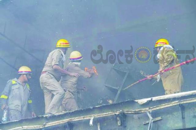 ಲಖನೌ ವ್ಯಾಪಾರ ಸಂಕೀರ್ಣದಲ್ಲಿ ಭೀಕರ ಅಗ್ನಿ ಅವಘಡ: 12 ಮಂದಿ ಸಾವು, 20ಕ್ಕೂ ಹೆಚ್ಚು ಗಾಯ
