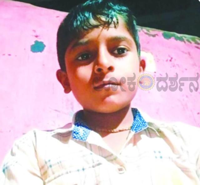 ಮಲಗಿದ್ದ ಮಕ್ಕಳಿಗೆ ಹಾವು ಕಡಿತ: ಬಾಲಕ ಸಾವು 
