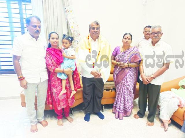 ರಾಜ್ಯಸಭೆ ಸದಸ್ಯ ಮಾ. ನಾಗರಾಜ ಅವರಿಗೆ ದಂಡಿನ ಕುಟುಂಬದವರಿಂದ ಸನ್ಮಾನ  