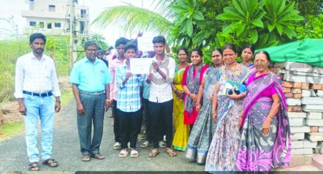 ತಾಳಿಕೋಟೆಯಲ್ಲಿ ಎಸ್‌ಐಆರ್ ವಿಶೇಷ ಪರೀಶೀಲನೆ: ವಿದ್ಯಾರ್ಥಿಗಳಿಂದ ಪ್ರಭಾತಪೇರಿ  