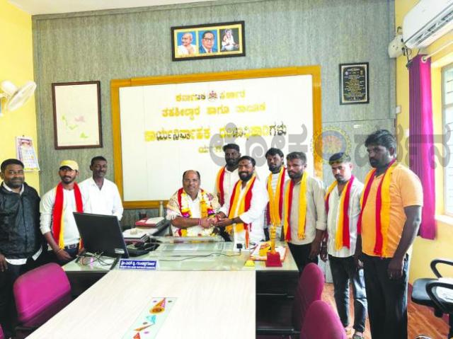 ತಹಶೀಲ್ದಾರ್ ಎಂ.ವಿ. ಗುಂಡಪ್ಪಗೌಡರಿಗೆ ಸನ್ಮಾನ 