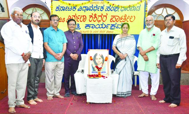 ಧಾರವಾಡದಲ್ಲಿ ‘ಬಸವೇಶ್ವರ’ ನಾಟಕ ಕುರಿತು ಉಪನ್ಯಾಸ : ಕನ್ನಡ ರಂಗಭೂಮಿಯ ಕುರಿತು ಚರ್ಚೆ  