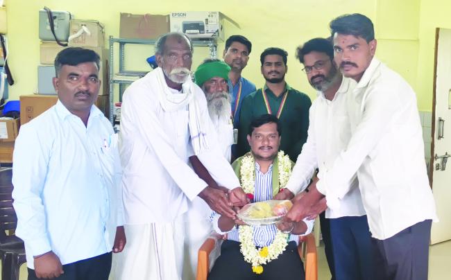 ಕಡಬಿ ಸರ್ಕಾರಿ ಆಸ್ಪತ್ರೆಯಲ್ಲಿ ವೈದ್ಯರ ದಿನಾಚರಣೆ ಆಚರಣೆ : ವೈದ್ಯರಿಗೆ ಗೌರವ 