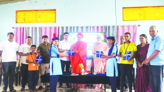 ಪತ್ರಿಕಾರಂಗ ಸಮಾಜದ ಕಣ್ಣು-ಕಿವಿ: ಹತ್ತರಗಿ ಸುಕ್ಷೇತ್ರದ  ಗುರುಸಿದ್ಧ ಸ್ವಾಮೀಜಿ