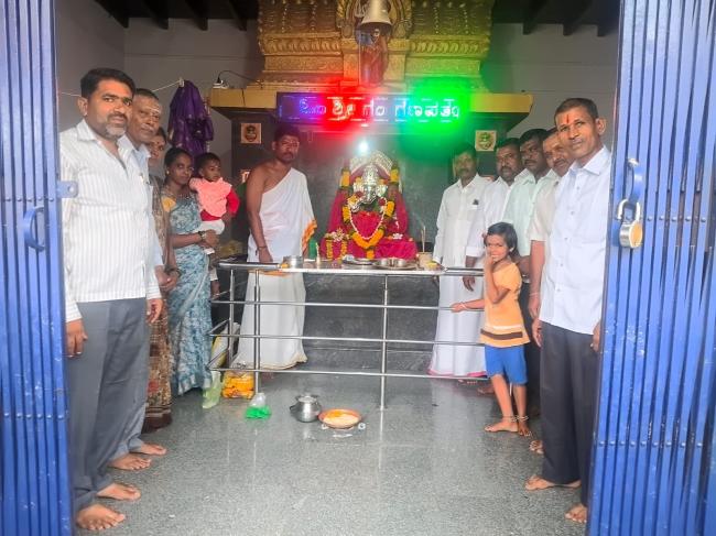 ಕುಂದರಗಿಯಲ್ಲಿ ಬಲಮುರಿ ಗಣಪತಿಗೆ ಬೆಳ್ಳಿ ಕವಚ ಸಮರೆ​‍್ಣ  