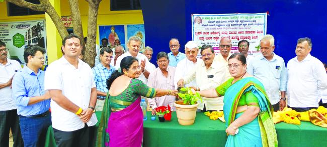 ಸಮಾಜ ಸೇವೆಯೇ ಬದುಕಿನ ಗುರಿಯಾಗಲಿ: ಡಾ. ಅನೀಲ ಪಾಟೀಲ  