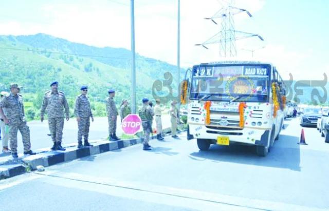 ಜಮ್ಮುವಿನಿಂದ ಅಮರನಾಥ ಗುಹಾ ದೇವಾಲಯಕ್ಕೆ 4,812 ಯಾತ್ರಿಕರ ಮೂರನೇ ತಂಡ ರವಾನೆ