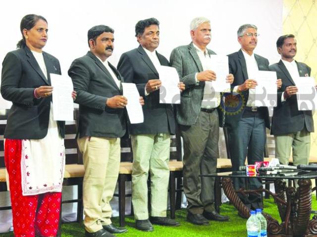 ಕೊಪ್ಪಳ ಜಿಲ್ಲಾ ವಕೀಲರ ಸಂಘದ ಅಭಿವೃದ್ಧಿಗೆ ಆದ್ಯತೆ: ಹನುಮೇಶ ಮುರಡಿ 