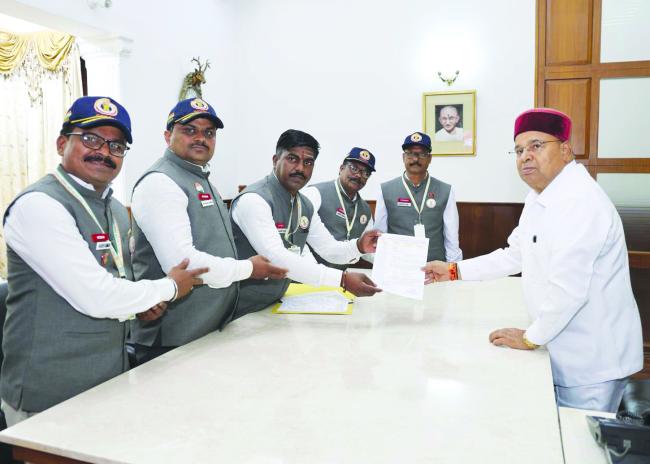 ಮಾಜಿ ಸೈನಿಕರ ಸಮಸ್ಯೆಗಳಿಗೆ ಶೀಘ್ರ ಪರಿಹಾರಕ್ಕೆ ರಾಜ್ಯಪಾಲರಿಗೆ ಮನವಿ 