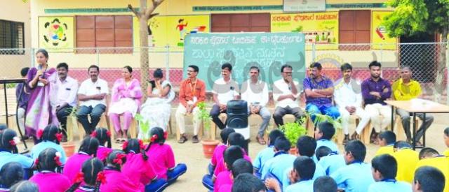 ಶಾಲಾ ಸಂಸತ್ತಿನ ನೂತನ ಸಚಿವರ ಪದಗ್ರಹಣ ಸಮಾರಂಭ : ಜವಾಬ್ದಾರಿ ಅರಿತು ಉತ್ತಮ ಕಾರ್ಯ ನಿರ್ವಹಿಸಿ ಹಿ ಎನ್‌.ಆರ್‌. ಠಕ್ಕಾಯಿ  