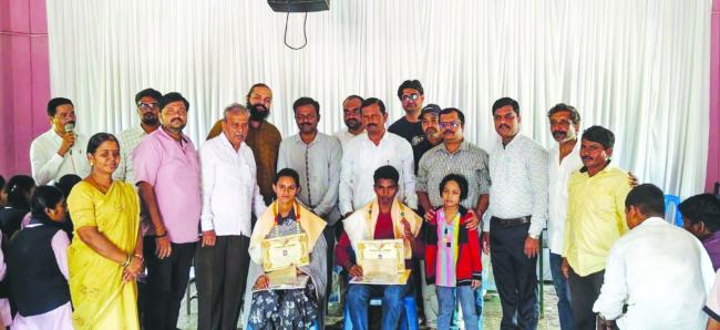 ವಿದ್ಯೆಯಿಂದಲೇ ಎಲ್ಲವೂ ಸಾಧ್ಯ: ಚಂದ್ರಣ್ಣ ಶೆಟ್ಟರ್  