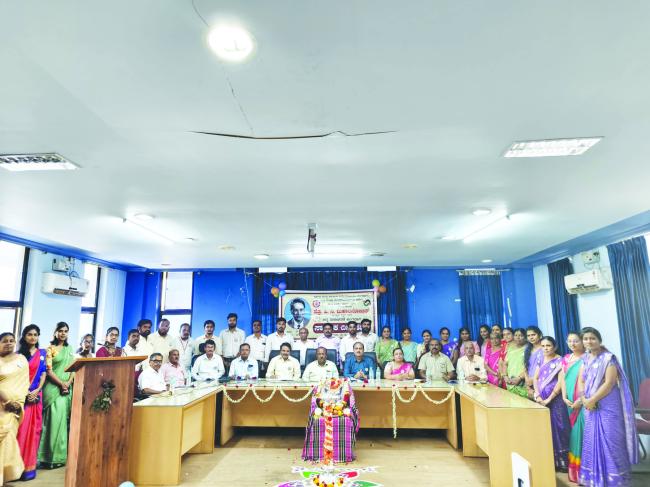 ಗದಗ ಜಿಲ್ಲಾಡಳಿತ ಭವನದಲ್ಲಿ ಮಹಲನೋಬಿಸ್ ದಿನಾಚರಣೆ
