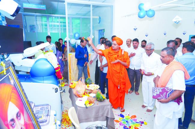 ಕೊಪ್ಪಳ ಕೆ.ಎಸ್‌. ಆಸ್ಪತ್ರೆಯಲ್ಲಿ ಅತ್ಯಾಧುನಿಕ ರೋಬೋಟಿಕ್ ಕೀಲು ಬದಲಾವಣೆ ಶಸ್ತ್ರಚಿಕಿತ್ಸಾ ಕೇಂದ್ರ ಉದ್ಘಾಟನೆ  