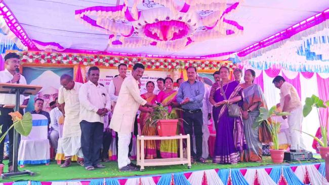ನಿವೃತ್ತ ಶಿಕ್ಷಕರ ಜೀವನ ಸುಖಕರವಾಗಿರಲಿ: ಸಾಹಿತಿ ಶ್ರೀಕಾಂತ   