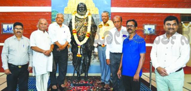 ಕುಲಪುರೋಹಿತ ಆಲೂರು ವೆಂಕಟರಾವ್ ಜನ್ಮದಿನಾಚರಣೆ ಸಂಭ್ರಮ 
