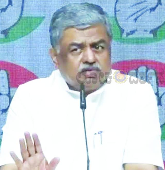 ವಾಂಗ್‌ಚುಕ್ ಅವರ ಉಪವಾಸಕ್ಕೆ ಹರಿಪ್ರಸಾದ್ ಬೆಂಬಲ; NEET ಅಕ್ರಮಗಳ ಕುರಿತು ಕೇಂದ್ರದ ವಿರುದ್ಧ ವಾಗ್ದಾಳಿ