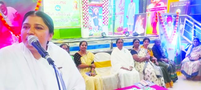ಮನಸ್ಸಿನ ಶಾಂತಿಗೆ ಶರಣರ ವಚನಗಳು ಪೂರಕ: ಬ್ರಹ್ಮಕುಮಾರಿ ಯೋಗಿನಿ ಅಕ್ಕ  