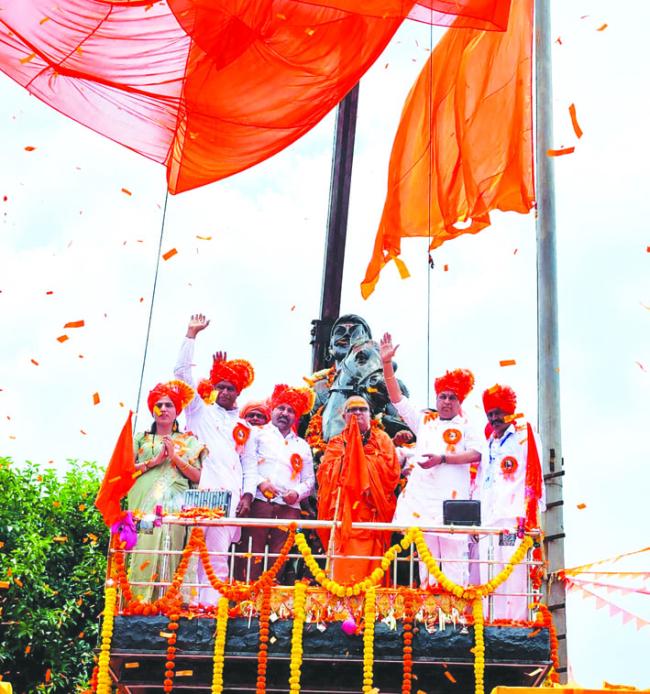 ಇಂಗಳಿ ಗ್ರಾಮದಲ್ಲಿ ಛತ್ರಪತಿ ಶಿವಾಜಿ ಮಹಾರಾಜರ ಭವ್ಯ ಅಶ್ವಾರೂಢ ಪ್ರತಿಮೆ ಅನಾವರಣ
