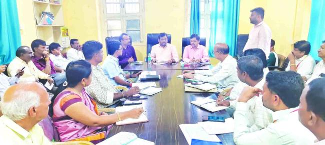 ಬೇಗ ನೆರೇಗಾ ಕೆಲಸ ಪ್ರಾರಂಭಿಸಿ ಜನರು ಗುಳೆ ಹೋಗುವುದನ್ನು ನಿಲ್ಲಿಸಿ - ಶಾಸಕ ಡಾ ಚಂದ್ರು ಲಮಾಣಿ