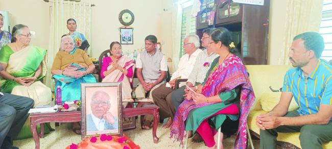 ಗೋಕಾಕರ ನೆನಪುಗಳ ಅನಾವರಣ: ಡಾ.ಯಶೋಧಾ ಭಟ್ಟ್‌ರೊಂದಿಗೆ ಮನೆಯಲ್ಲಿ ಮಾತುಕತೆ 