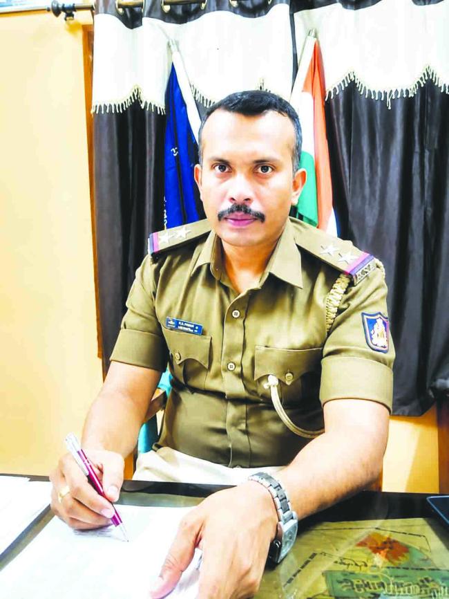 ರೈತರೊಂದಿಗೆ ದುರ್ವತ್ರನೆ ತೋರಿದ ಬೇವೂರು ಪೊಲೀಸ್ ಠಾಣೆ ಪಿಎಸ್‌ಐ ಗುರುರಾಜ್‌.ಟಿ ಎತ್ತಂಗಡಿ  