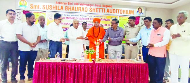 ಸಮಾಜದ ಸಮಸ್ಯೆಗಳಿಗೆ ಮಾಧ್ಯಮಗಳು ಸ್ಪಂದಿಸಬೇಕು: ಶಾಸಕ ರಾಜು ಕಾಗೆ 
