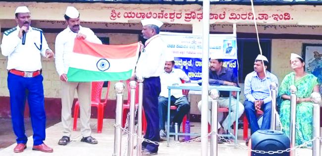 ರಾಷ್ಟ್ರಧ್ವಜವು ದೇಶದ ಸಾರ್ವಭೌಮತ್ವದ ಪ್ರತೀಕ: ಡಿ.ಎಸ್ ಕುಲಕರ್ಣಿ  