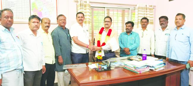 ಬಿಇಓ ಮೋಹನಕುಮಾರ ಅವರಿಗೆ ಸನ್ಮಾನ 