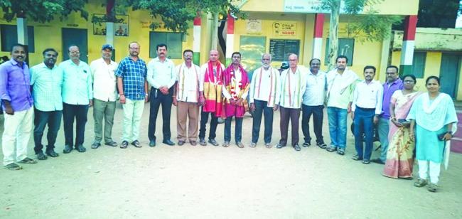 ಪ್ರಾ ಥಮಿಕ ಶಾಲಾ ಶಿಕ್ಷಕರ ಸಂಘದ  ಕಂಪ್ಲಿ ತಾಲೂಕು ನೂತನ ಅಧ್ಯ್ಯಕ್ಷರಾಗಿ ವಿ ವಂಸತ ಅವಿರೋದ ಆಯ್ಕೆ    