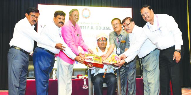 ಸ್ಪರ್ಧಾತ್ಮಕ ಪರೀಕ್ಷೆಗಳನ್ನು ಎದುರಿಸಿ ಉನ್ನತ ಸ್ಥಾನಗಳನ್ನು ಪಡೆಯಿರಿ: ಉಪ್ಪಾರ 