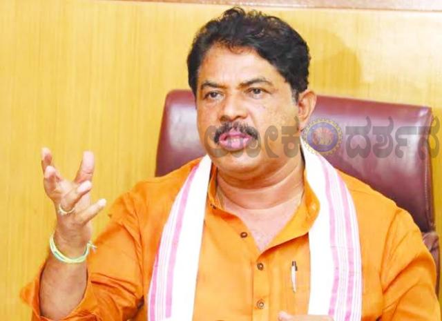 ಕೆಪಿಎಸ್‌ಸಿ ಹಗರಣದ ಕುರಿತು ರಾಹುಲ್ ಗಾಂಧಿ ಮೌನಕ್ಕೆ ಆರ್. ಅಶೋಕ್ ಪ್ರಶ್ನೆ, ಸಿಬಿಐ ತನಿಖೆಗೆ ಆಗ್ರಹ