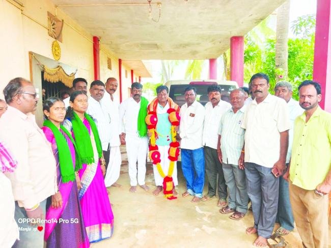 ಮಹಿಳೆಯರು ಇದ್ದರು ಮಾಜಿ ಶಾಸಕ ಗಂಗಣ್ಣ ಮಹಾಂತಶೆಟ್ಟರ್ಗೆ ಬಿ.ಟಿ. ಚಂದ್ರಶೇಖರ್ ಭೇಟಿ  