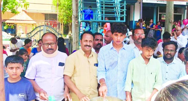 ಖಾಸಗತೇಶ್ವರ ಮಠದ ಜಾತ್ರೆ ಅಂಗವಾಗಿ ಭಕ್ತರಿಗೆ ವಿಶೇಷ ಪ್ರಸಾದ ವ್ಯವಸ್ಥೆ  
