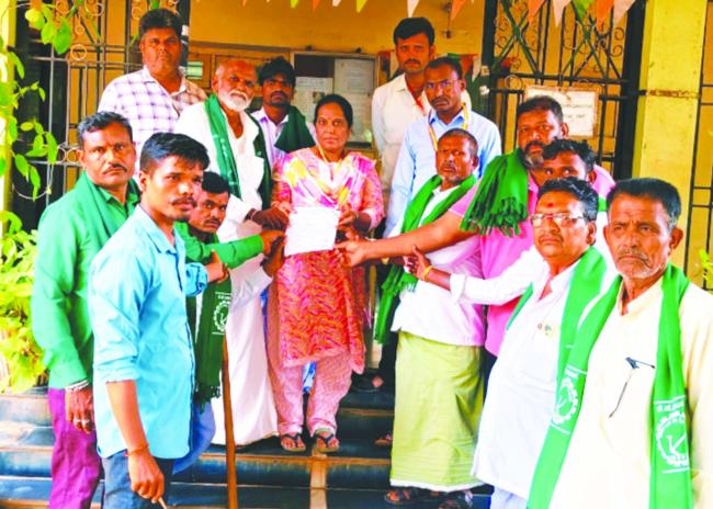 ಕೆರೆಗಳಿಗೆ ನೀರು ಹರಿಸಲು ರೈತರ ಸಂಘ ಒತ್ತಾಯ  