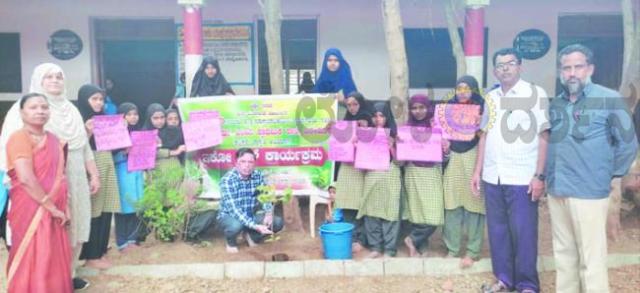 ಜೀವಸಂಕುಲದ ಉಳಿವಿಗೆ ಗಿಡ ನೆಡಿ:  ಸಂತೋಷ ಬಂಡೆ  