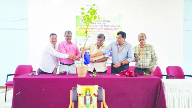 ಪೌರಕಾರ್ಮಿಕರ ಆರೋಗ್ಯ ಕಾಪಾಡುವುದು ಪ್ರತಿಯೊಬ್ಬರ ಜವಾಬ್ದಾರಿ: ಮೇಯರ್ ಪಿ. ಗಾದೆಪ್ಪ 