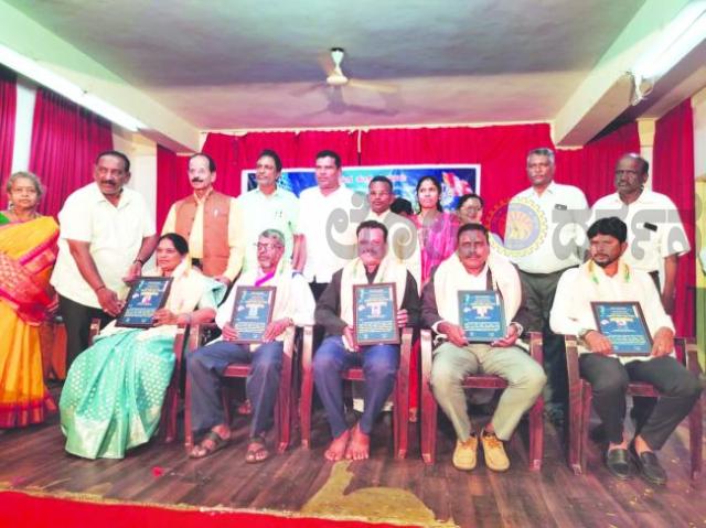 ನಾಟಕಕಾರ ಪರಶುರಾಮ ಬಣಕಾರ: ಬುದ್ಧನಾಡ ಭೂಷಣ ಪ್ರಶಸ್ತಿ ಭಾಜನ  