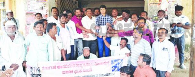 ಸಿಂದಗಿಯಲ್ಲಿ ಬಿಜೆಪಿಯಿಂದ ನಡೆಸುತ್ತಿರುವ ಬರ ಅಧ್ಯಯನದಲ್ಲಿ ವಿಧಾನ ಪರಿಷತ್ತ ಮುಖ್ಯ 
