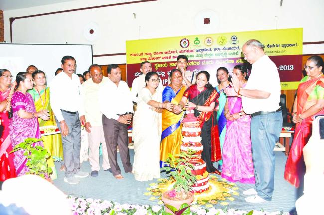 ಮಹಿಳೆಯರು ದೌರ್ಜನ್ಯದ ವಿರುದ್ಧ ಧ್ವನಿ ಎತ್ತಬೇಕು: ಡಾ. ನಾಗಲಕ್ಷ್ಮೀ ಚೌಧರಿ 