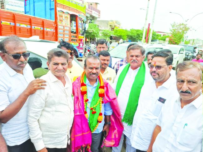 ವಿಧಾನಪರಿಷತ್ ಸದಸ್ಯ ರವಿಕುಮಾರಗೆ ಗೌರವ ಸಮರೆ​‍್ಣ  