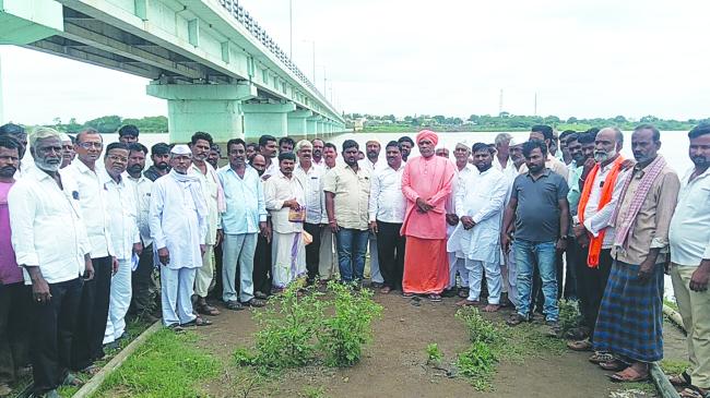 ಭೀಮೆಗೆ ಭಾಗಿನ ಅರ​‍್ಿಸಿ ಕೃತಜ್ಞತೆ ಸಲ್ಲಿಸಿದ ರೈತರು  