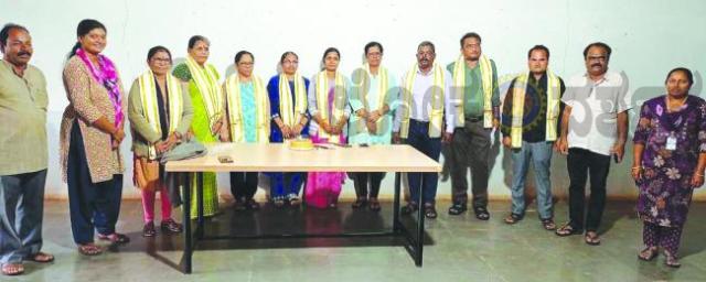 ಸುರೇಶ್ ಯಾದವ ಫೌಂಡೇಶನ್‌ದಿಂದ  ಶಿಕ್ಷಕರಿಗೆ ಸನ್ಮಾನ 