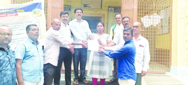 ಜನಗಣತಿ 2026: ಶಿಕ್ಷಕರಿಗೆ ಸಂಭಾವನೆ, ಹಾಜರಾತಿ ಪ್ರಮಾಣ ಪತ್ರ ನೀಡಲು ಮನವಿ  