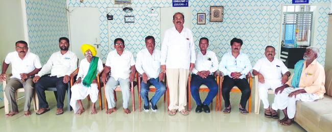 ವಿನಯ್ ಕುಲಕರ್ಣಿಗೆ ಸಚಿವ ಸ್ಥಾನ ನೀಡಲು ಆಗ್ರಹ  